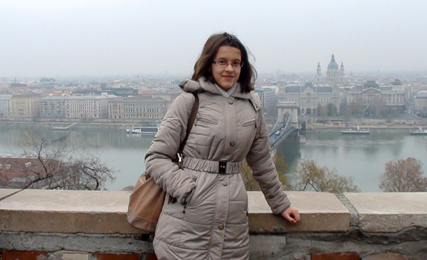 Dorotea pred panoramom Budimpešte