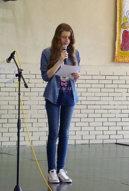 Josipa čita svoju pjesmu