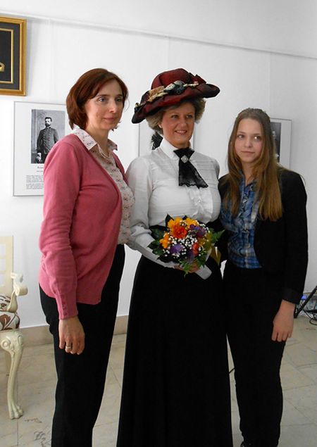Zrinka i učiteljica Danijela s „Ivanom Brlić-Mažuranić”