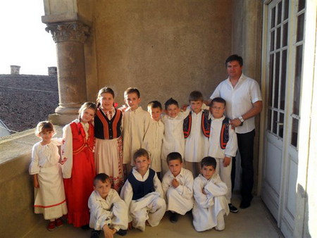 Učenici Područne škole Vojakovački Osijek članovi su folklorne skupine