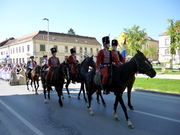 Novost je bio scenski prikaz dolaska bana Josipa Jelačića u Križevce