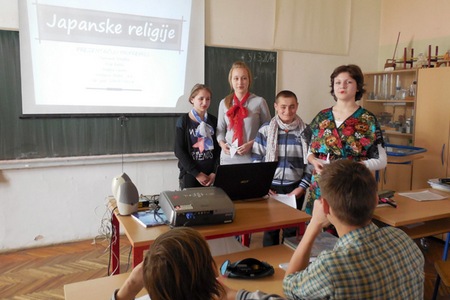 Matea, Antonio, Tamara i Ana predstavljaju japanske religije