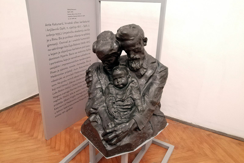 U Likovnoj galeriji Gradskoga muzeja u Križevcima prvi su put izložena djela slavnoga kipara Ivana Meštrovića. Budući da je taj svjetski poznati umjetnik s Križevcima povezan obiteljskim vezama, poseban je doživljaj bio vidjeti njegova djela u križevačkom muzeju